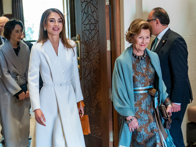 Både Dronning Sonja og Dronning Rania er opptekne av likestilling og kvinners rolle i samfunnet. Foto: Heiko Junge, NTB scanpix